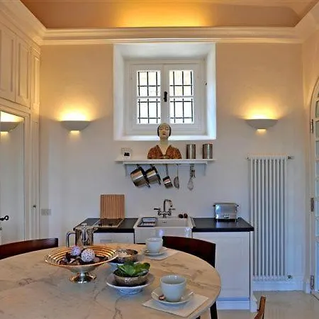 Sleeps 2 Pool شقة *