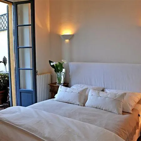 Sleeps 2 Pool شقة
