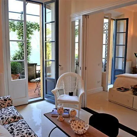 Sleeps 2 Pool شقة